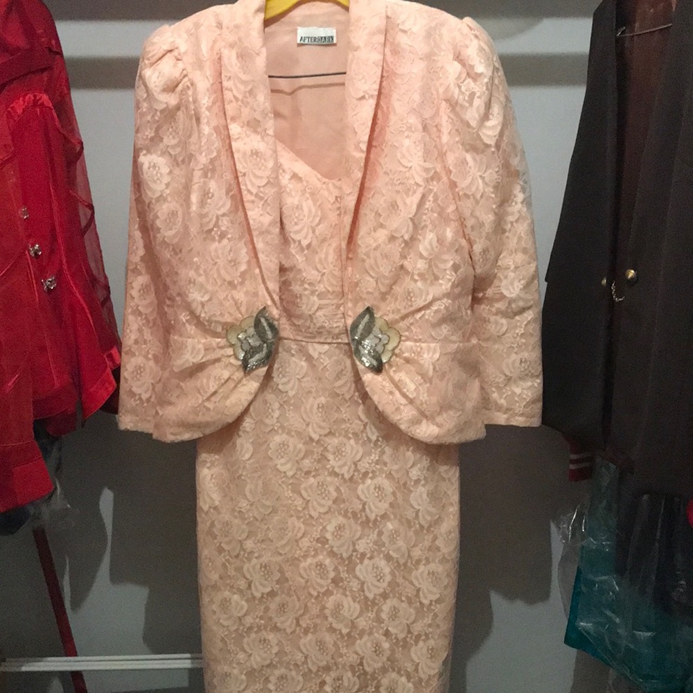 Elegant Lace Two-Piece Dress Set in Blush Pink